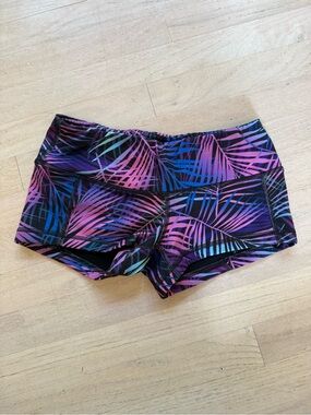 FLEO shorts